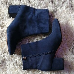 SCHUTZ booties navy blue suede